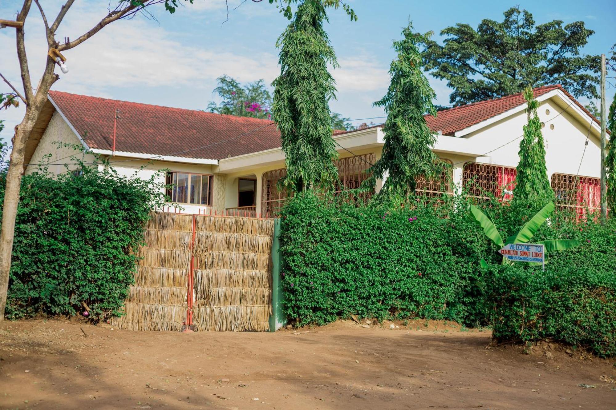 Kilimanjaro Summit Lodge Моши Екстериор снимка