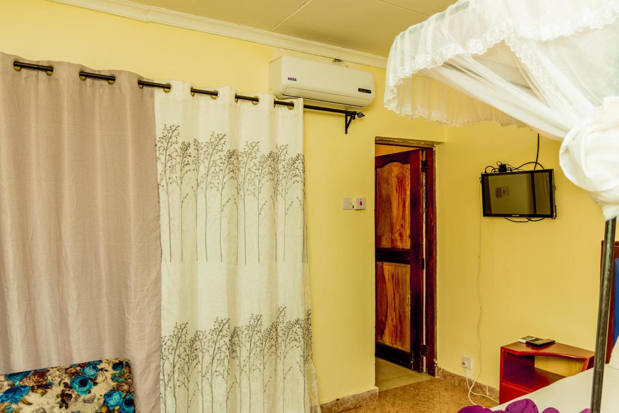 Kilimanjaro Summit Lodge Моши Екстериор снимка